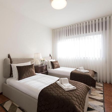 Lovelystay - Newly Decorated 2Br Flat With Free Parking Vila Nova de Gaia Esterno foto