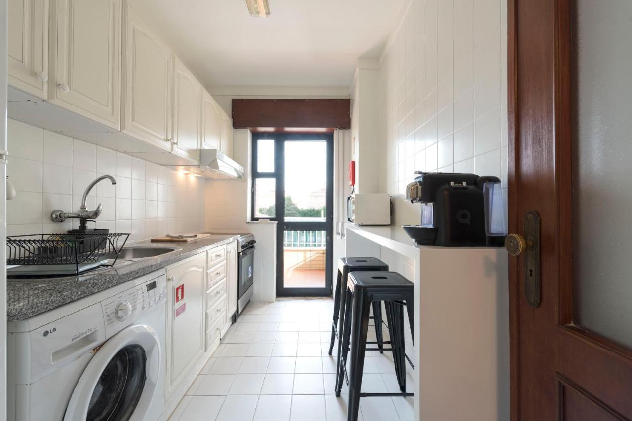 Lovelystay - Newly Decorated 2Br Flat With Free Parking Vila Nova de Gaia Esterno foto