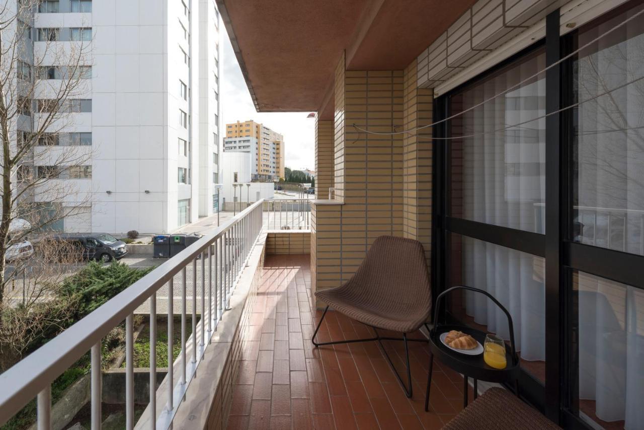 Lovelystay - Newly Decorated 2Br Flat With Free Parking Vila Nova de Gaia Esterno foto
