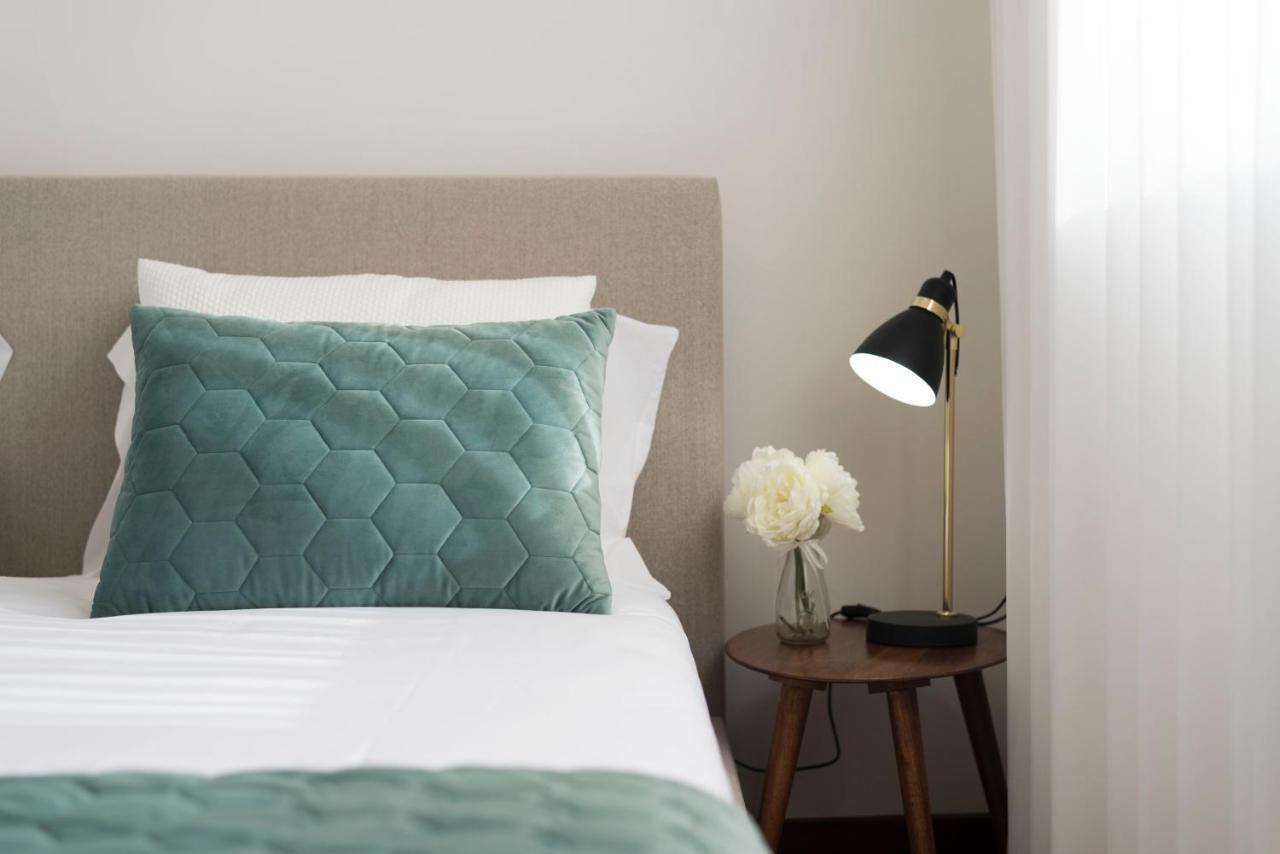 Lovelystay - Newly Decorated 2Br Flat With Free Parking Vila Nova de Gaia Esterno foto