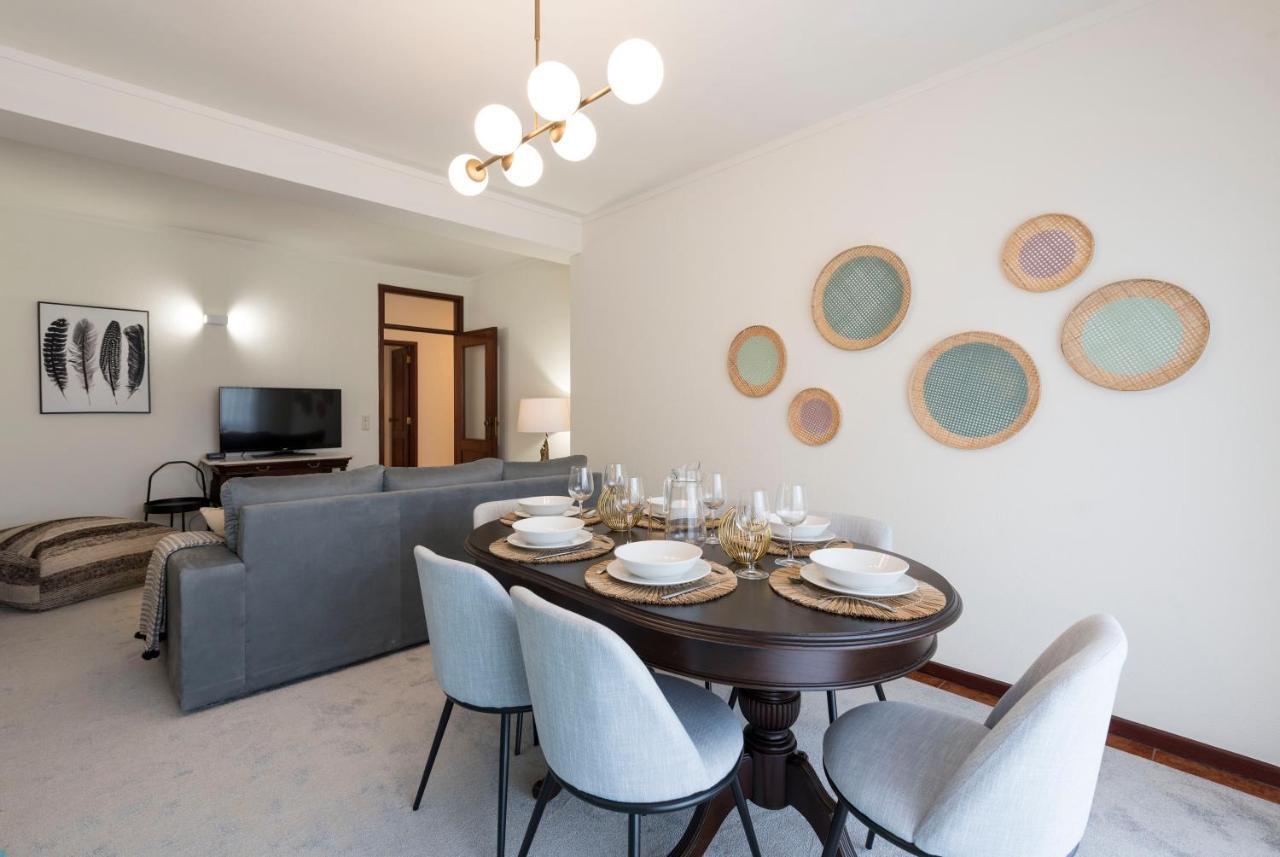 Lovelystay - Newly Decorated 2Br Flat With Free Parking Vila Nova de Gaia Esterno foto