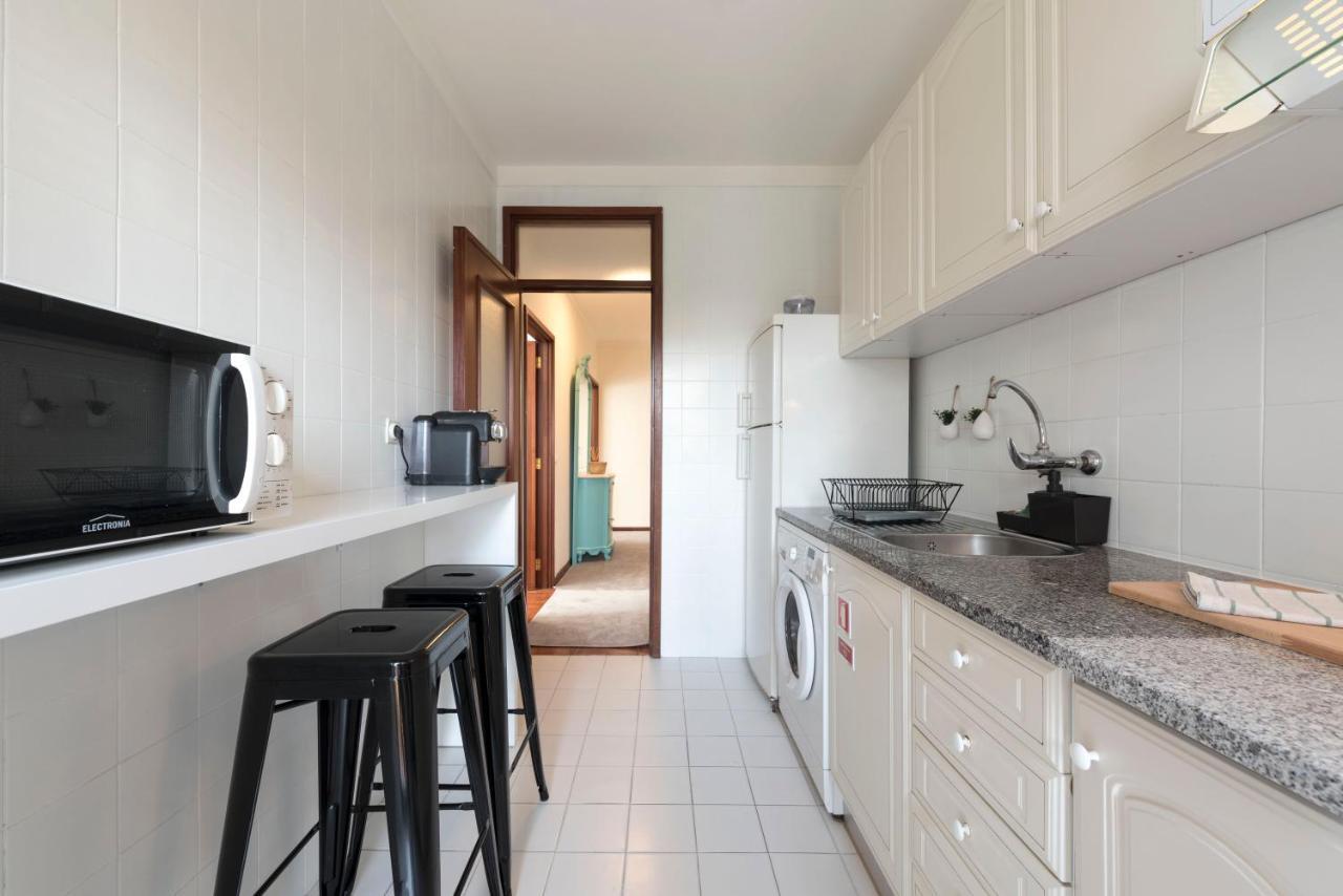 Lovelystay - Newly Decorated 2Br Flat With Free Parking Vila Nova de Gaia Esterno foto