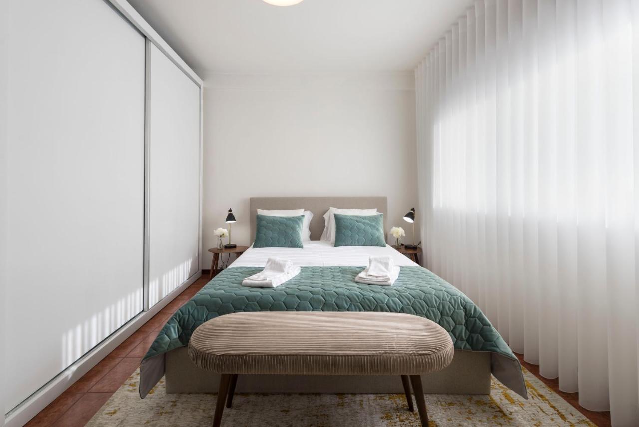 Lovelystay - Newly Decorated 2Br Flat With Free Parking Vila Nova de Gaia Esterno foto