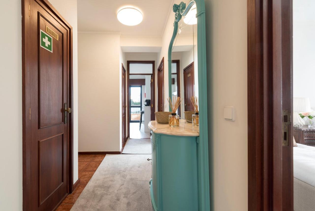 Lovelystay - Newly Decorated 2Br Flat With Free Parking Vila Nova de Gaia Esterno foto