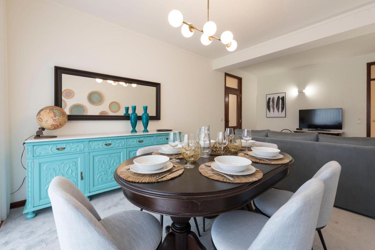 Lovelystay - Newly Decorated 2Br Flat With Free Parking Vila Nova de Gaia Esterno foto
