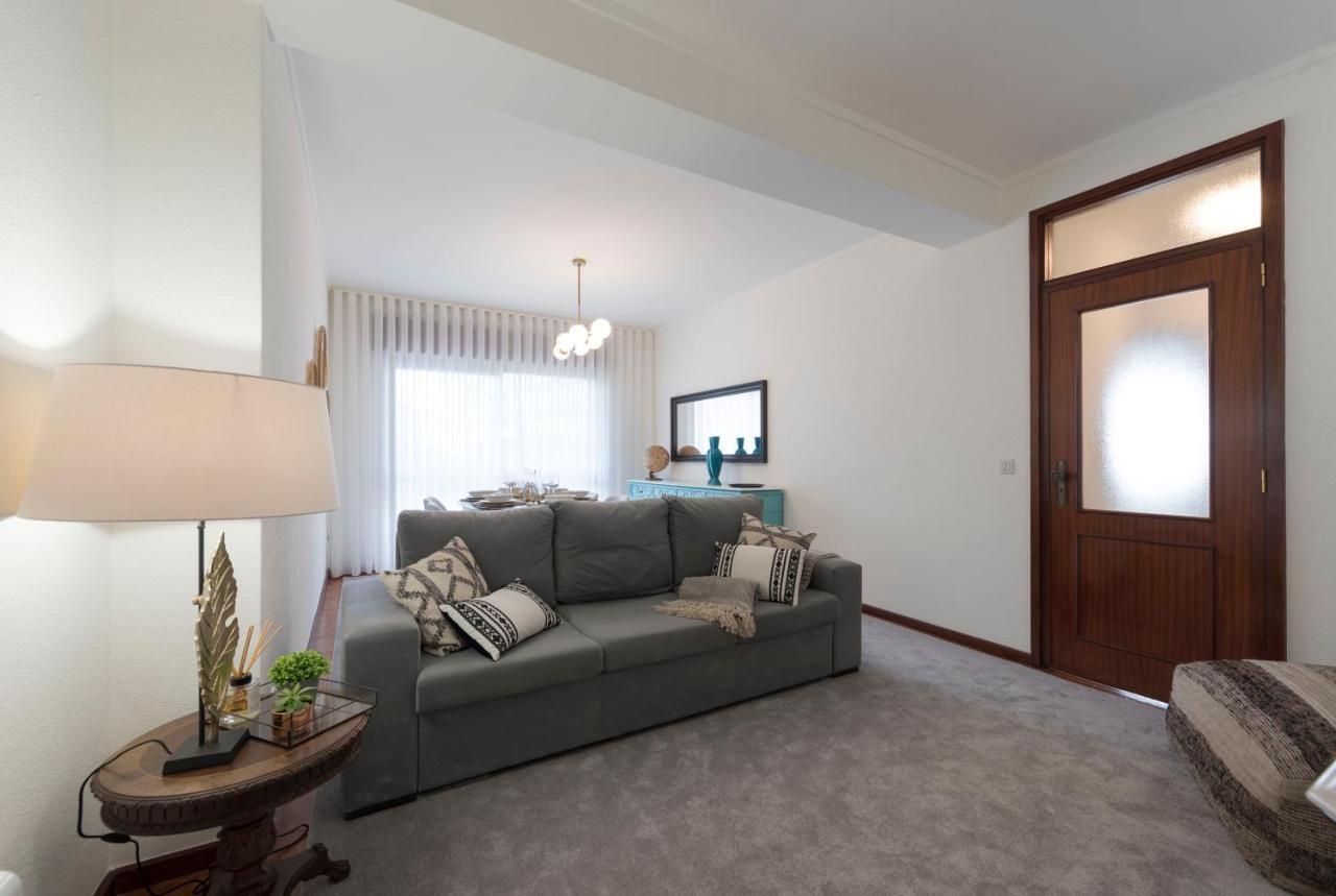 Lovelystay - Newly Decorated 2Br Flat With Free Parking Vila Nova de Gaia Esterno foto