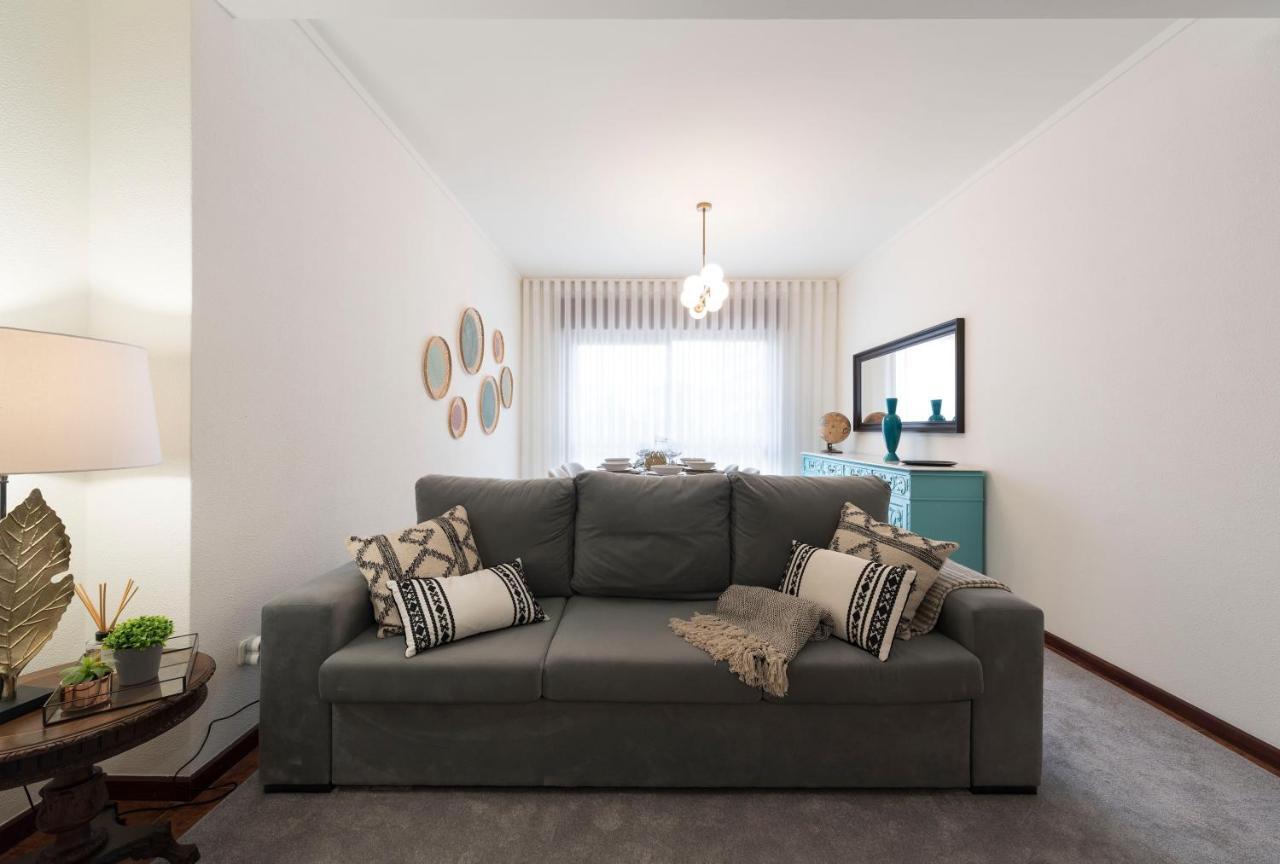 Lovelystay - Newly Decorated 2Br Flat With Free Parking Vila Nova de Gaia Esterno foto