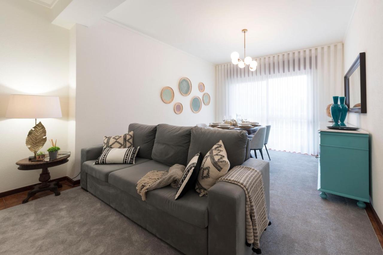 Lovelystay - Newly Decorated 2Br Flat With Free Parking Vila Nova de Gaia Esterno foto